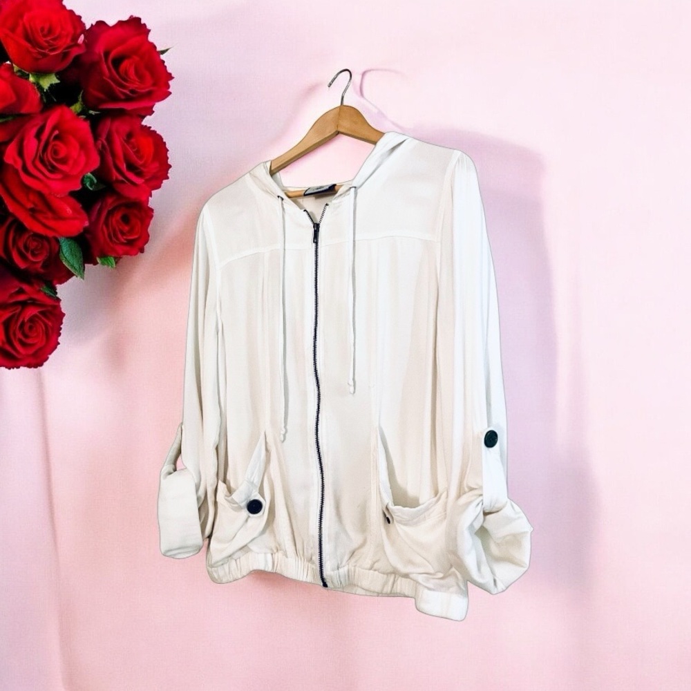 Brand Cream Zip-Up Hoodie